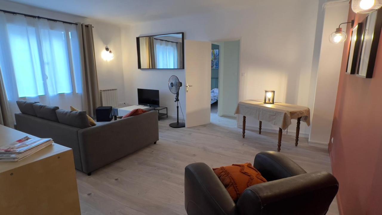 Escale Marseillaise, Grand T2 Calme, Pres Du Vieux Port Pour 2 A 4 Personnes, Nettoyage Rigoureux Apartment Marseille Bagian luar foto